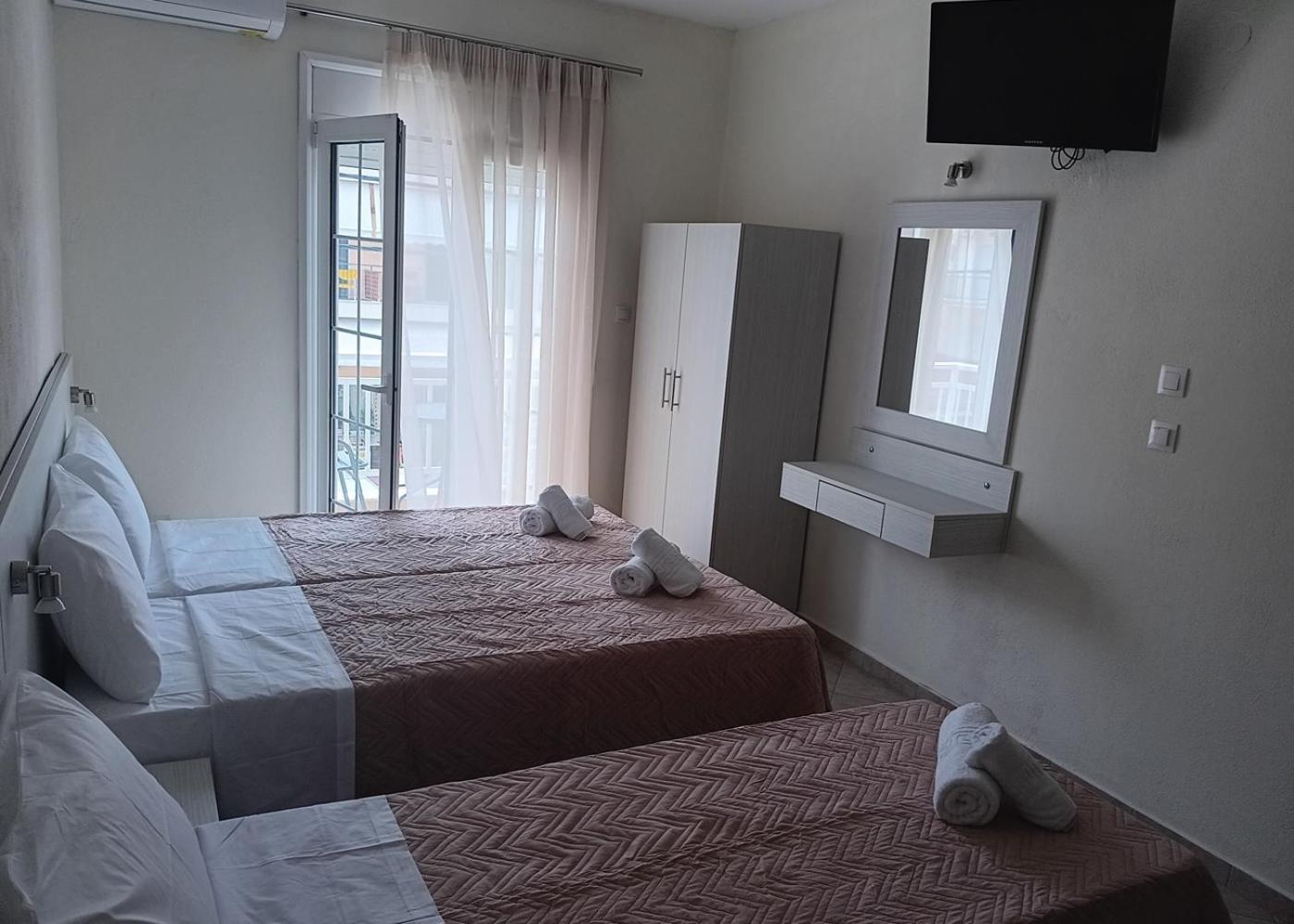 Oasis Blue Inn Лептокария Екстериор снимка